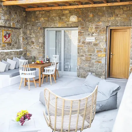 Myconian Crown By Mr And Mrs White 4*