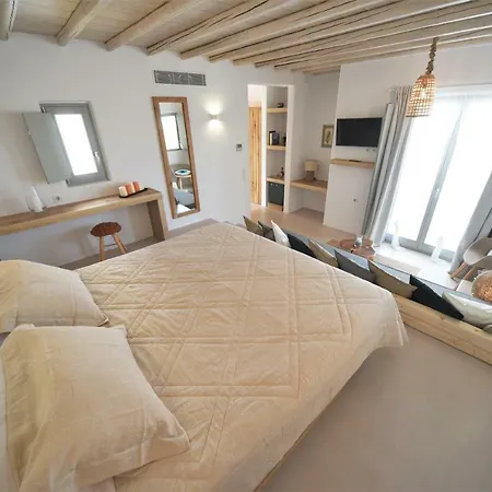 Myconian Crown By Mr And Mrs White 4*