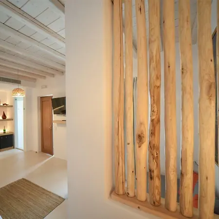 Myconian Crown 卡拉法蒂斯