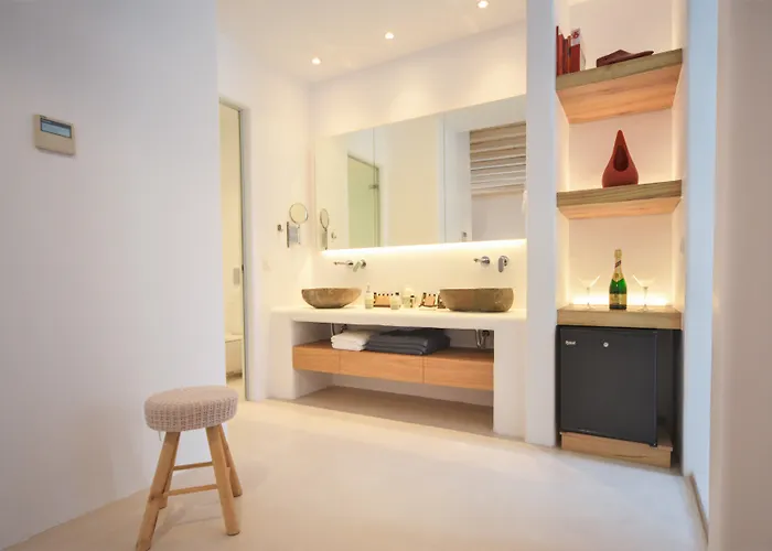 Myconian Crown 4* Καλαφάτη