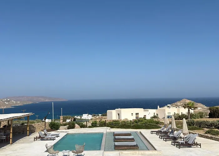 Hotel Myconian Crown