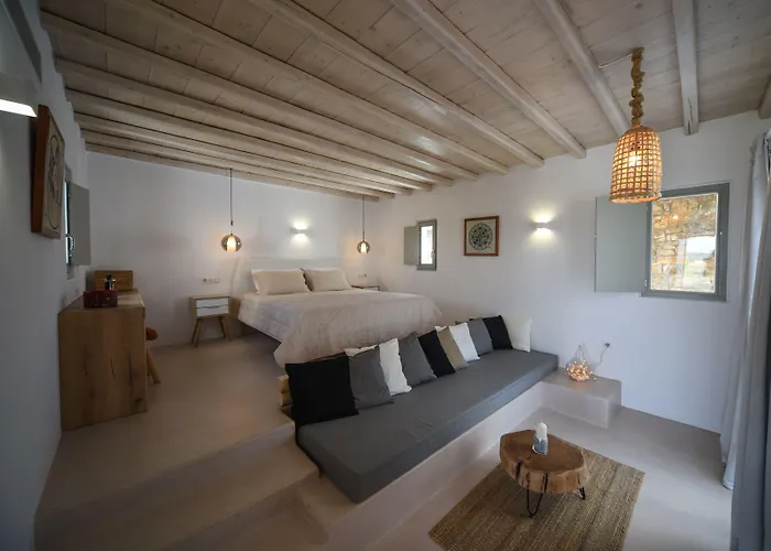 Myconian Crown קלפטיס