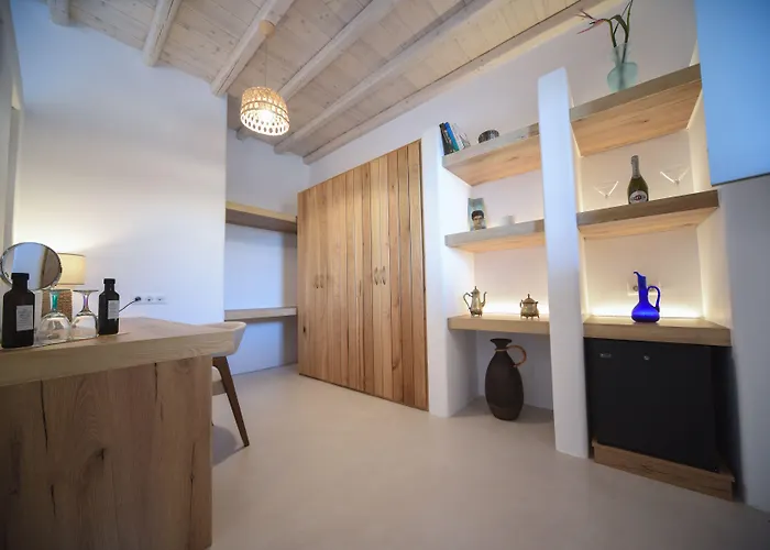 Myconian Crown 4* カラファティス